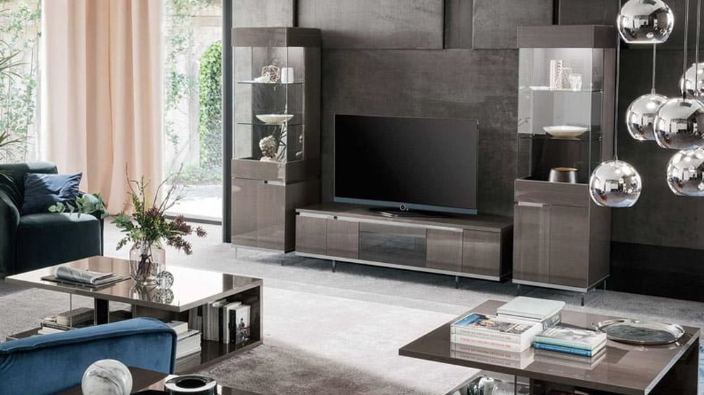 Riešutmedžio TV spintelė Athena tamsiame svetainės kambaryje, ALF ITALIA
