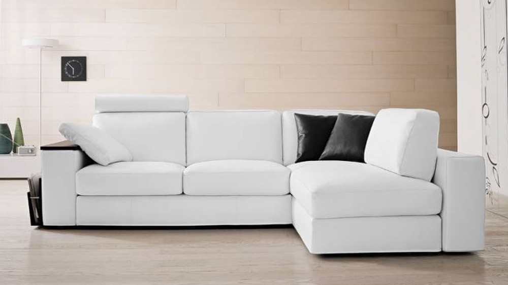 Žalia sofa Alter tamsiame lofto interjere, SAMOA DIVANI