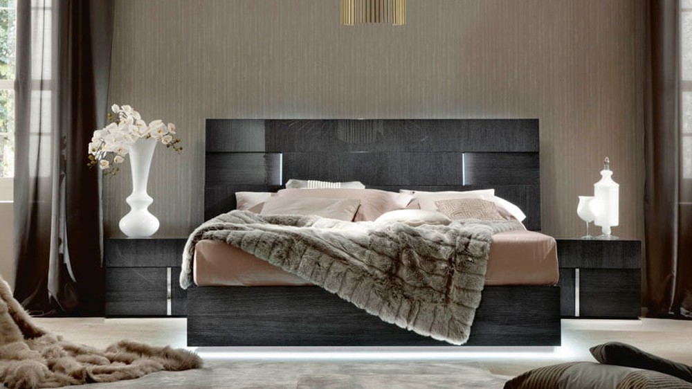 Tamsi lova Montecarlo su LED apšvietimo juosta galvūgalyje, ALF ITALIA