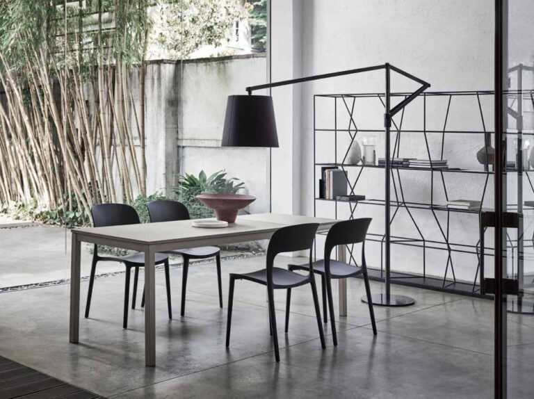 mago-valgomojo-stalas