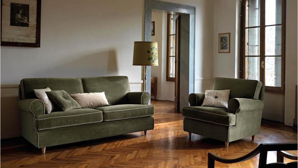 Alyvuogių spalvos sofa Atena klasikinio stiliaus svetainėje, SAMOA DIVANI