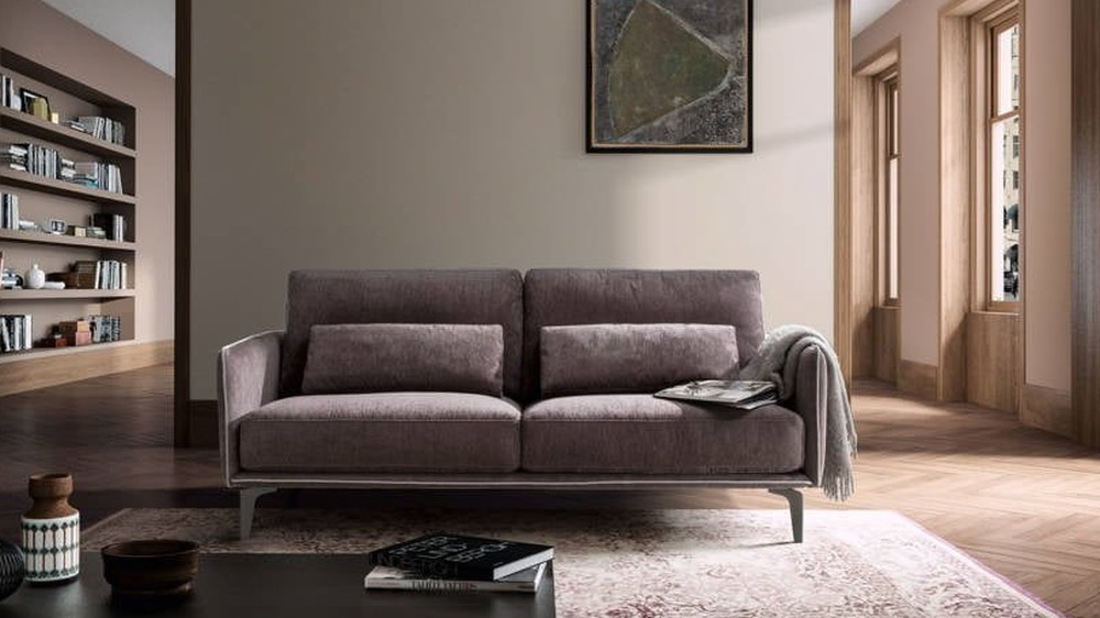 Violetinė minkšta sofa Alter elegantiškame prieškambario interjere, SAMOA DIVANI