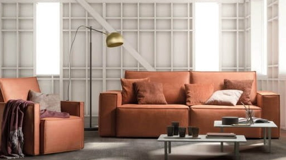 Rusva sofa Alter su foteliu pramoninio stiliaus lofte, SAMOA DIVANI