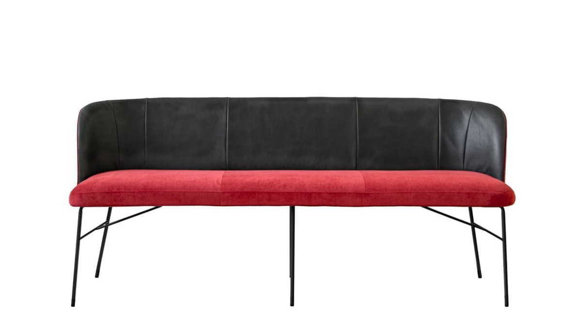 Juoda ir raudona trivietė sofa Gaia Line ant metalinių kojų – priekinis vaizdas, KFF