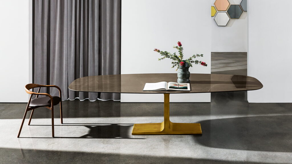 Valgomojo stalas Sovet Palace modernus