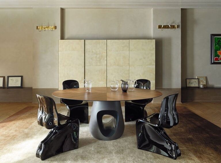 Barbara Horm valgomjo stalas