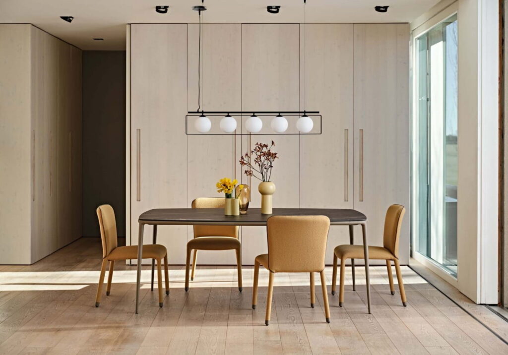 Valgomojo stalas Lea