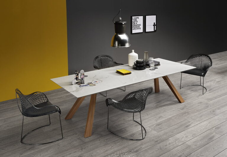 itališki baldai Modernus, medinis Valgomojo stalas Zeus MT1