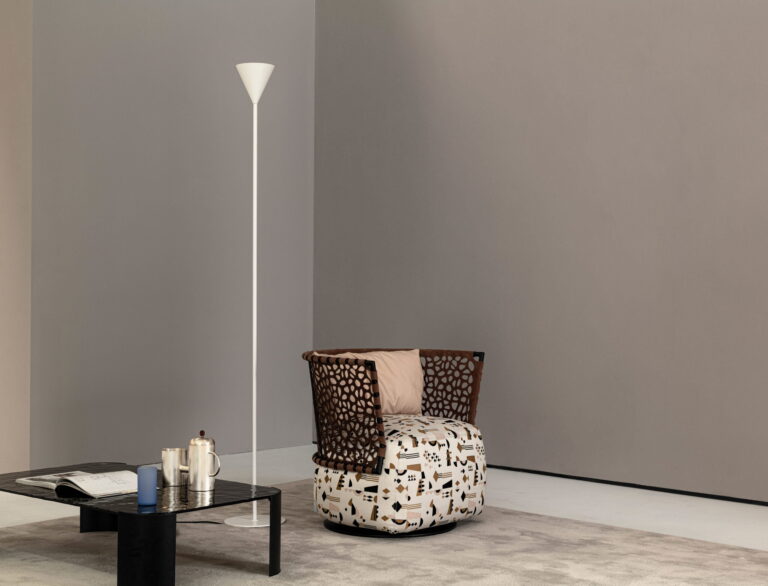 Regis 2022 fotelis Cierre1972 itališki baldai