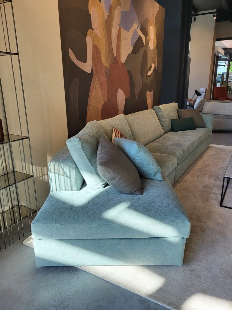 Modernus Alf DaFre kampas California (3) ekspozicija, išpardavimas