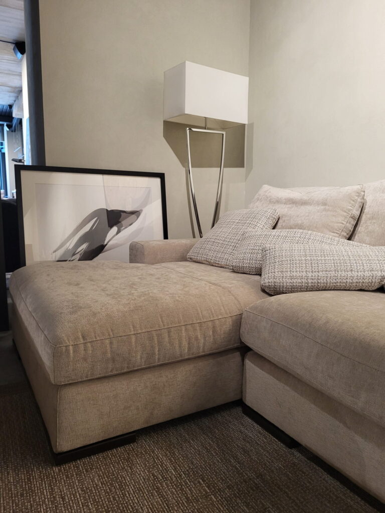 Modernus kampas Olta Avant minkštas pilkas (7) ekspozicija