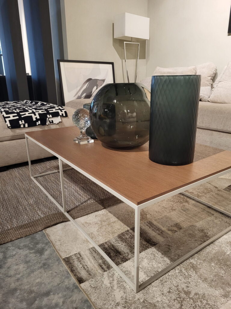 Modernus kavos staliukas Alf DaFre Kobe medinis stalviršis rudas (4) ekspozicija