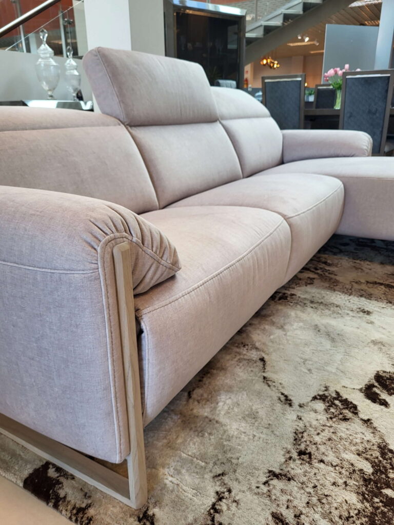 Ypatingai minkštas kampas Kler Opera (3)  ekspozicija