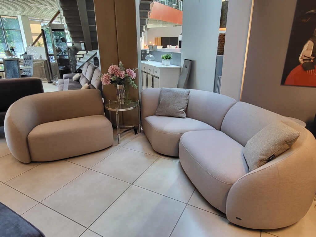 Kampinė sofa Kler Emotion ekspozicija