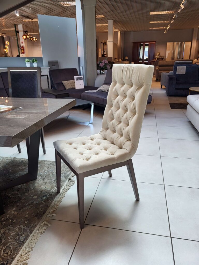 Kėdė Platinum Roma Capitonne ekspozicija