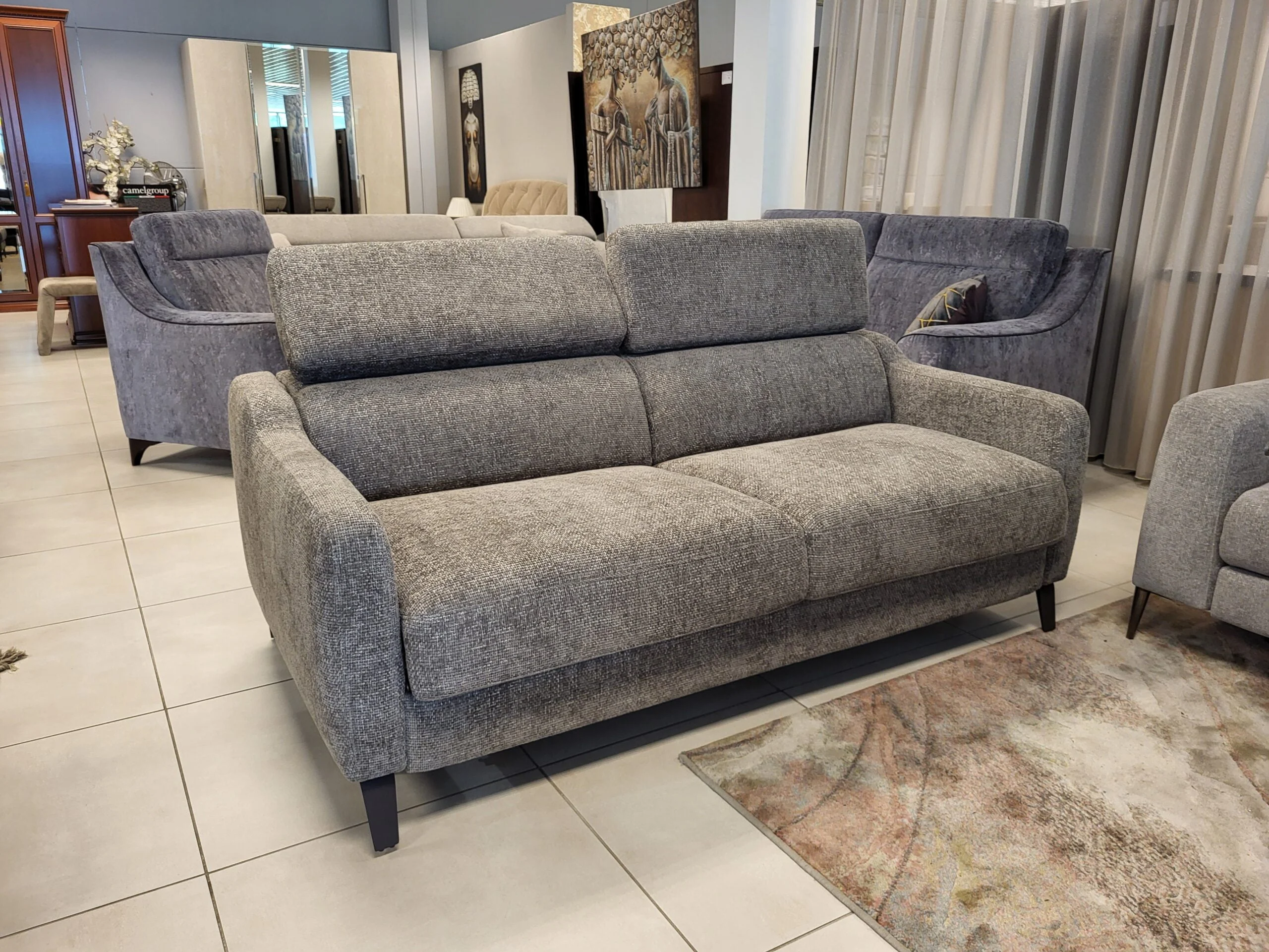 Minkšta sofa Vero Tulipano  ekspozicija