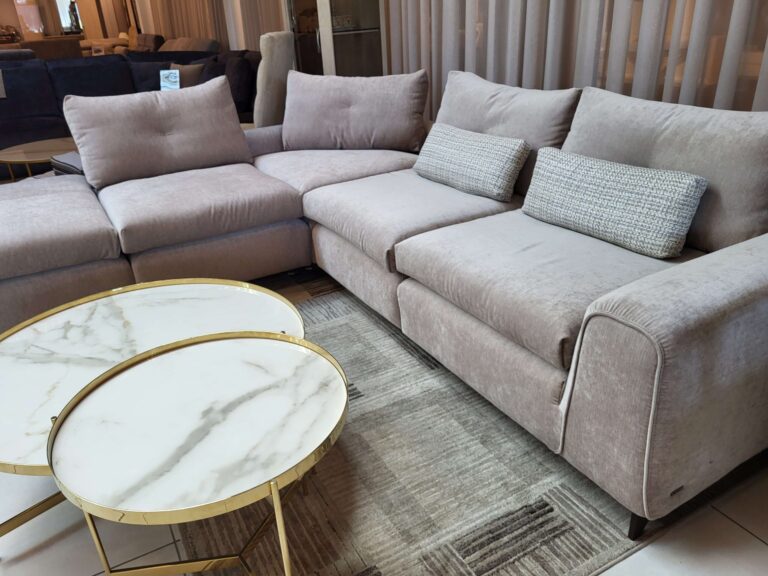 Modernus kampas Kler Idillio (4) ekspozicija