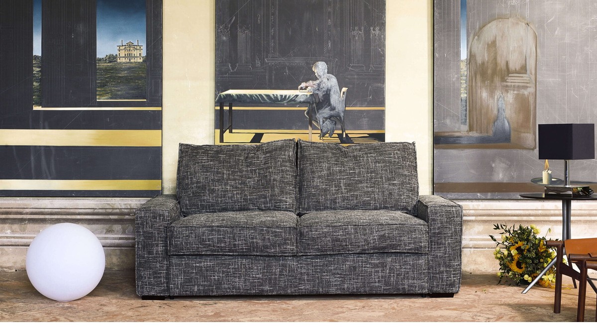 Pilka sofa Morgan meno galerijos stiliaus interjere, FAMILY BEDDING
