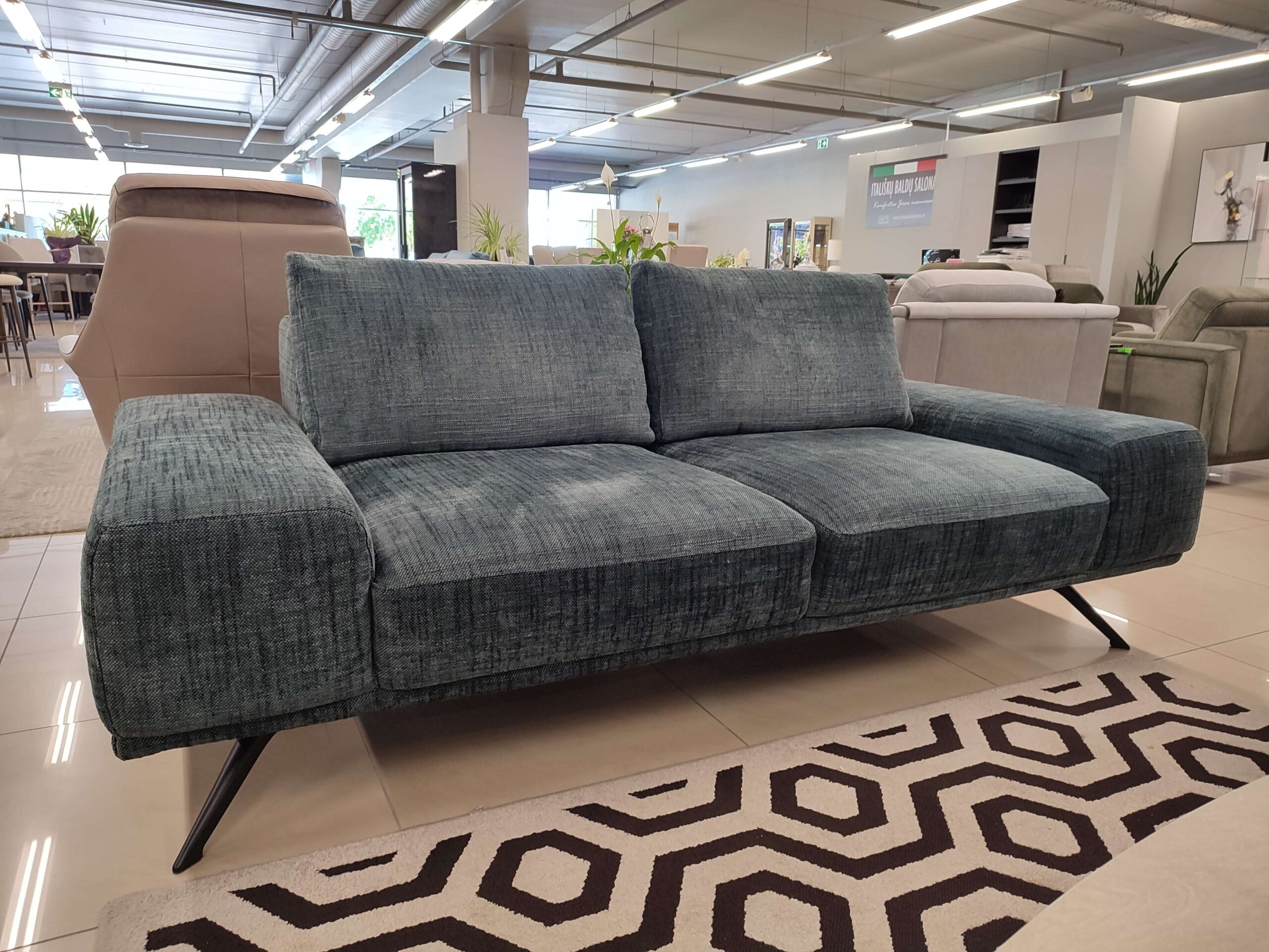 Kler Figaro moderni sofa iš ekspozicijos