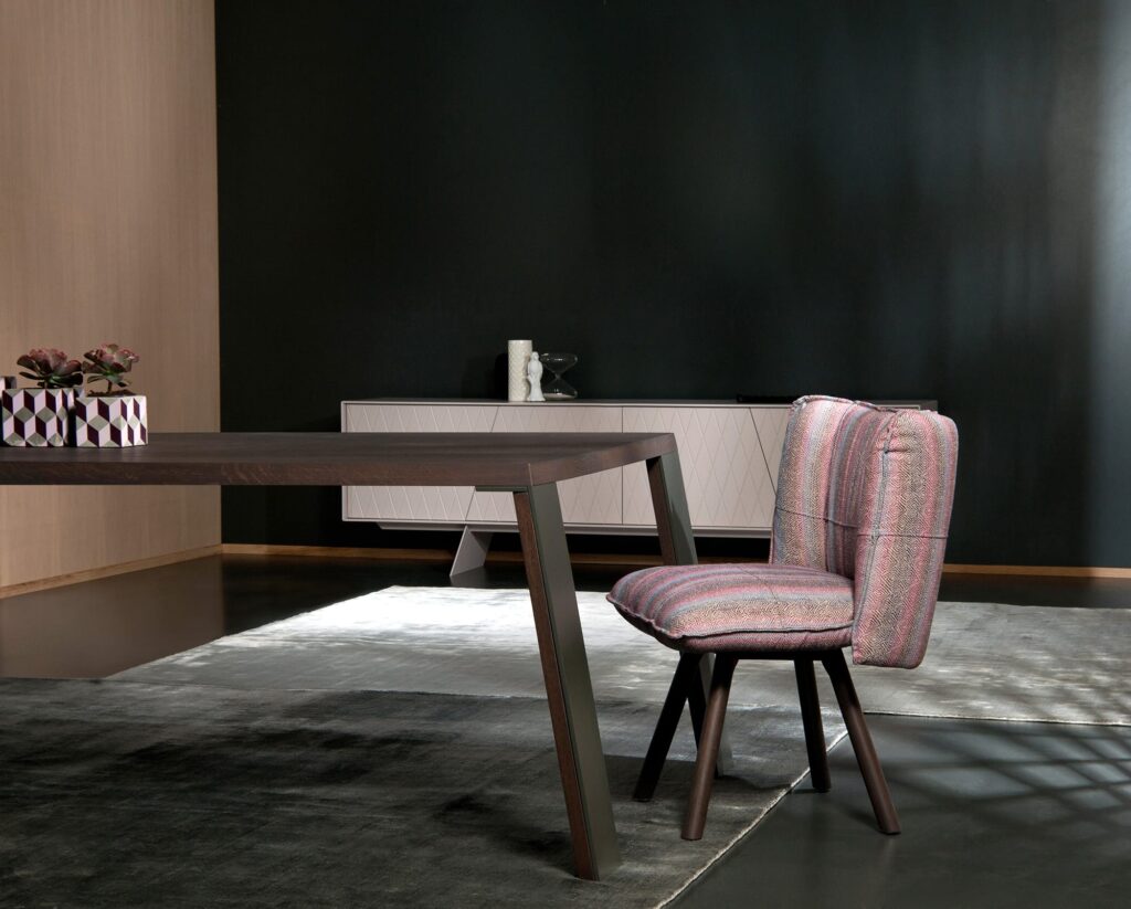 Modernus Al2 valgomojo E klipse stalas