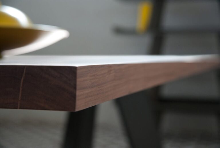 Modernus stalas Alhambra B valgomojo Al2