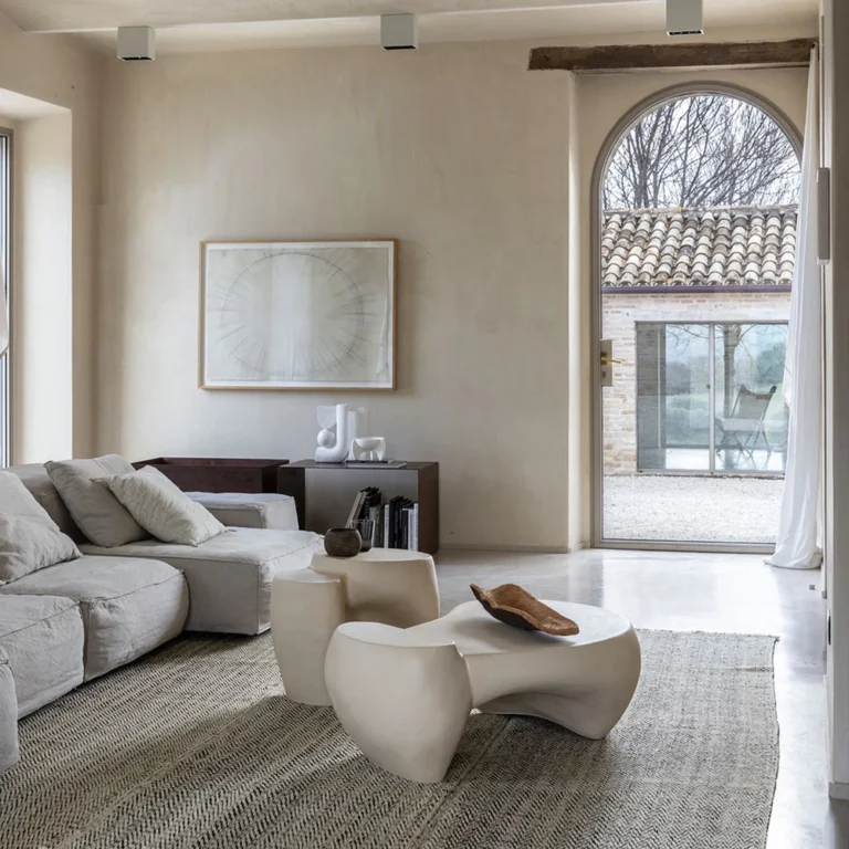 MOGG DUNE kavos ir zurnalinis staliukas