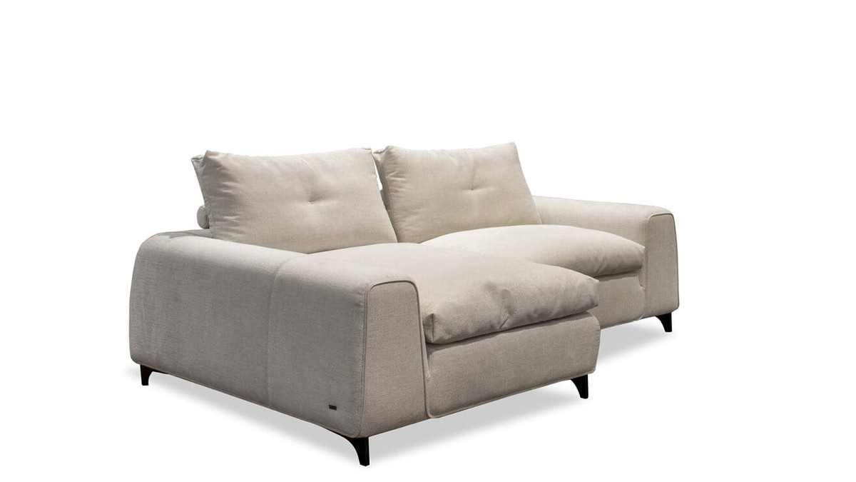 Kler kreminė dvivietė sofa Idillio baltame fone