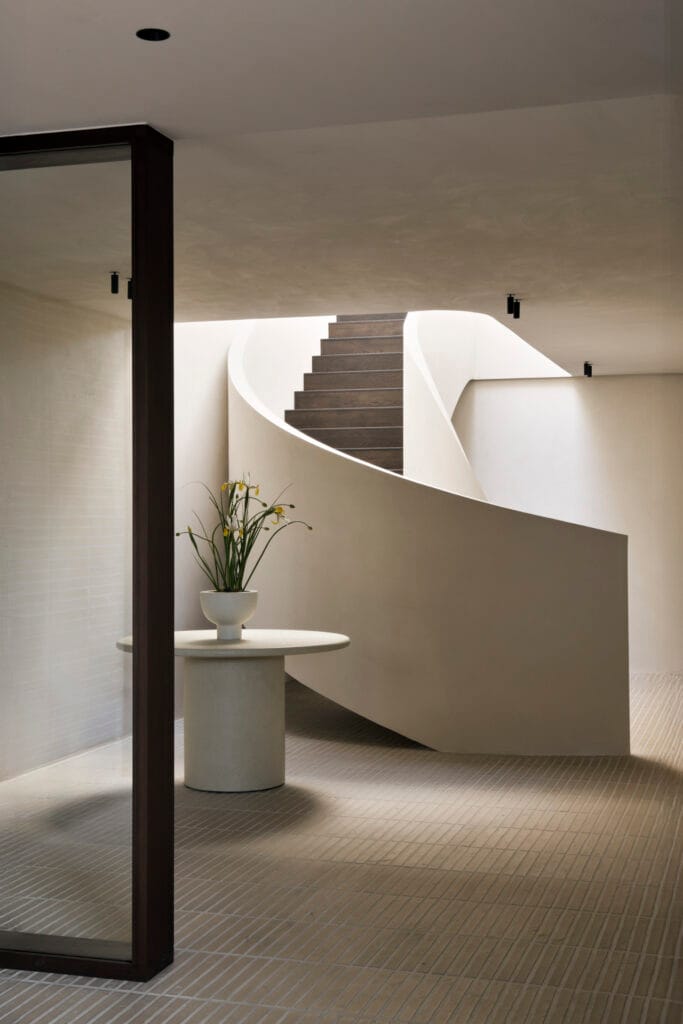 26423 Valgomojo stalas Elements 125cm ilgis 125 cm plotis 76 cm aukštis apvalus (29)