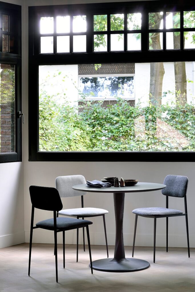 50011 Itališkas Modernus Valgomojo stalas Torsion medinis juodas plotis 70 cm (13)