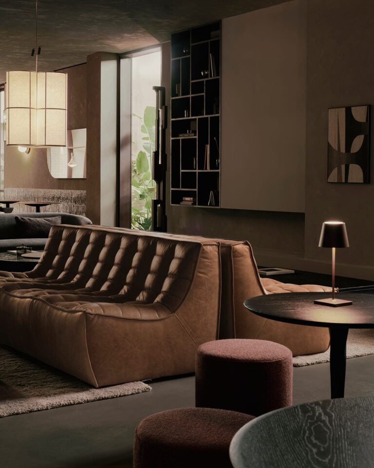 50011 Itališkas Modernus Valgomojo stalas Torsion medinis juodas plotis 70 cm (7)