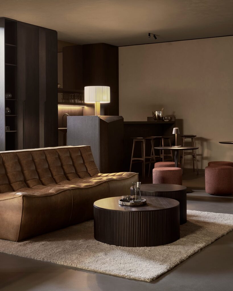 50011 Itališkas Modernus Valgomojo stalas Torsion medinis juodas plotis 70 cm (9)