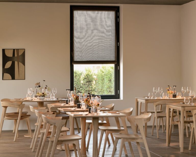 50019 Valgomojo stalas Torsion Plotis 127 cm. Medinis apvalus (38)