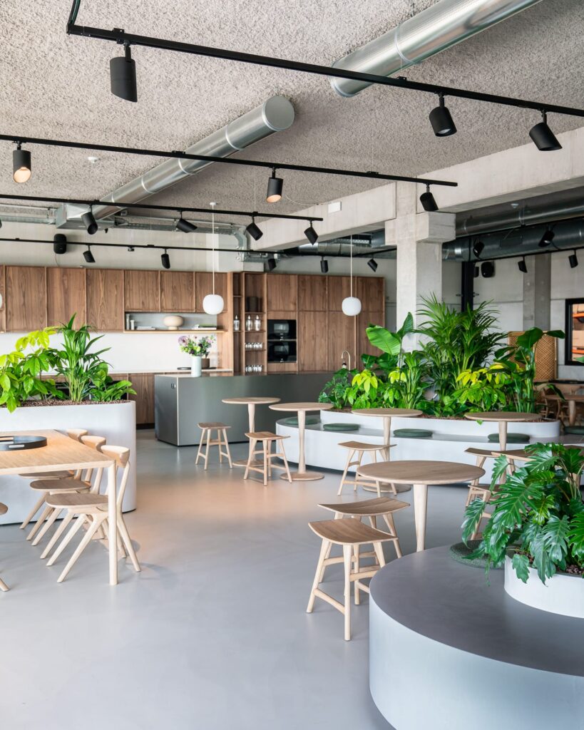 50019 Valgomojo stalas Torsion Plotis 127 cm. Medinis apvalus (64)