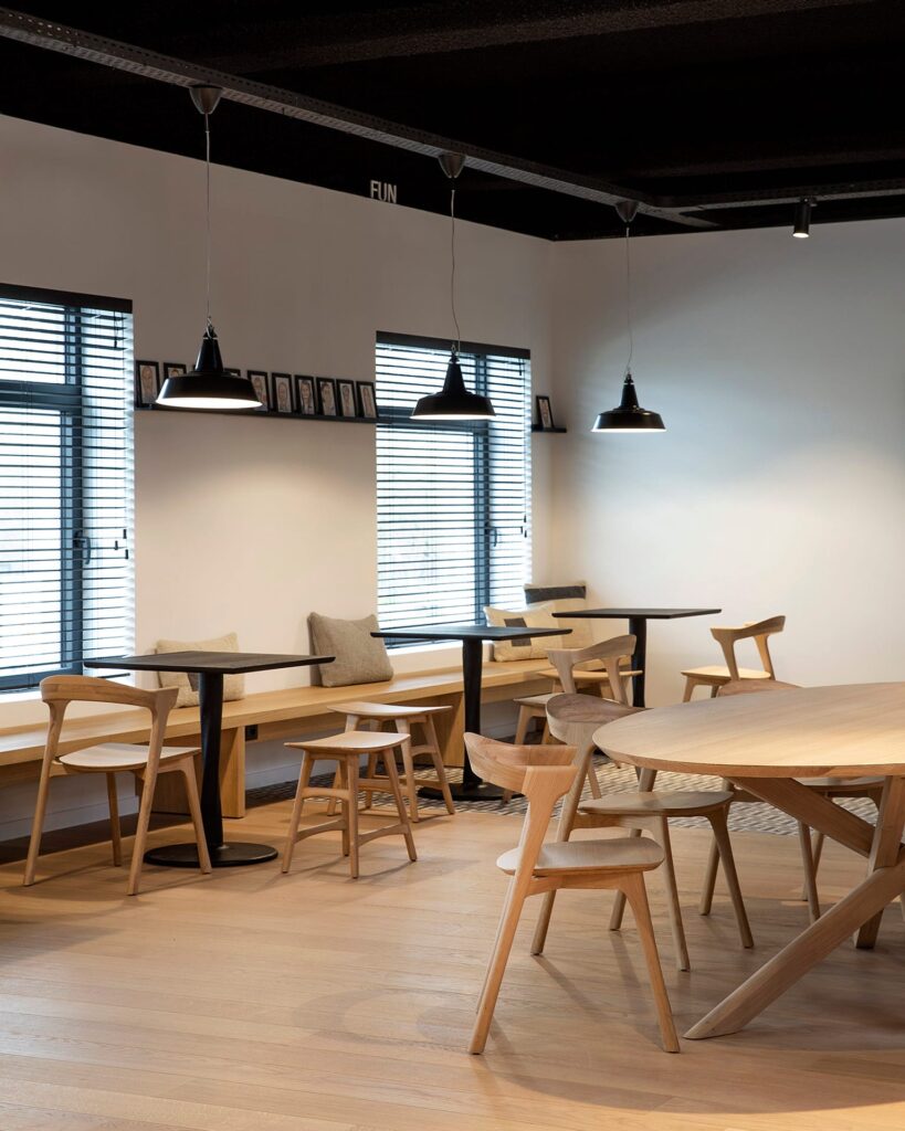 50181 Valgomojo stalas Mikado 267 cm ilgio 138 cm pločio 76 cm aukščio (27)