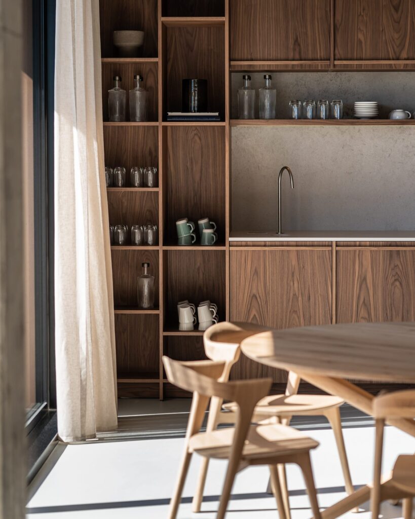 50545 Valgomojo stalas Mikado 150 cm ilgis 150 cm plotis 76 cm aukštis apvalus (30)