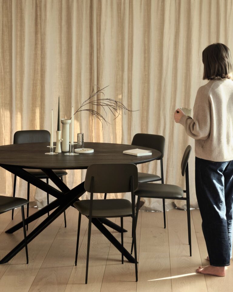 50547 Valgomojo stalas Mikado apvalus juodas 150 cm ilgis 150 cm plotis 76cm aukstis (6)