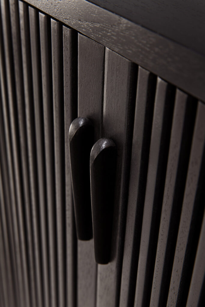 10052 Svetainės komoda Roller Max 168x45x80h cm juoda komoda prabangi (5)