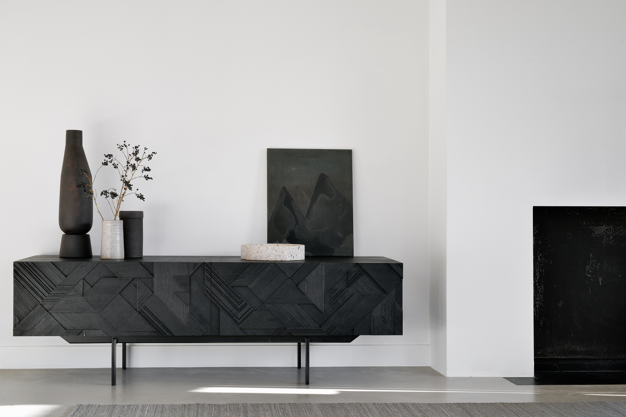 10065 Tv spintelė Graphic 160x45x51h cm juoda stilinga ir prabangi (1)