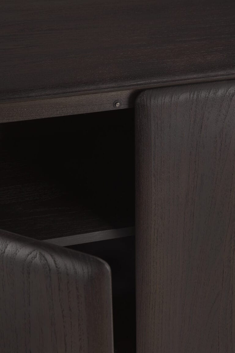 11571 Svetainės komoda PI 119x45x83h cm juoda ant kojelių juodo medžio (14)