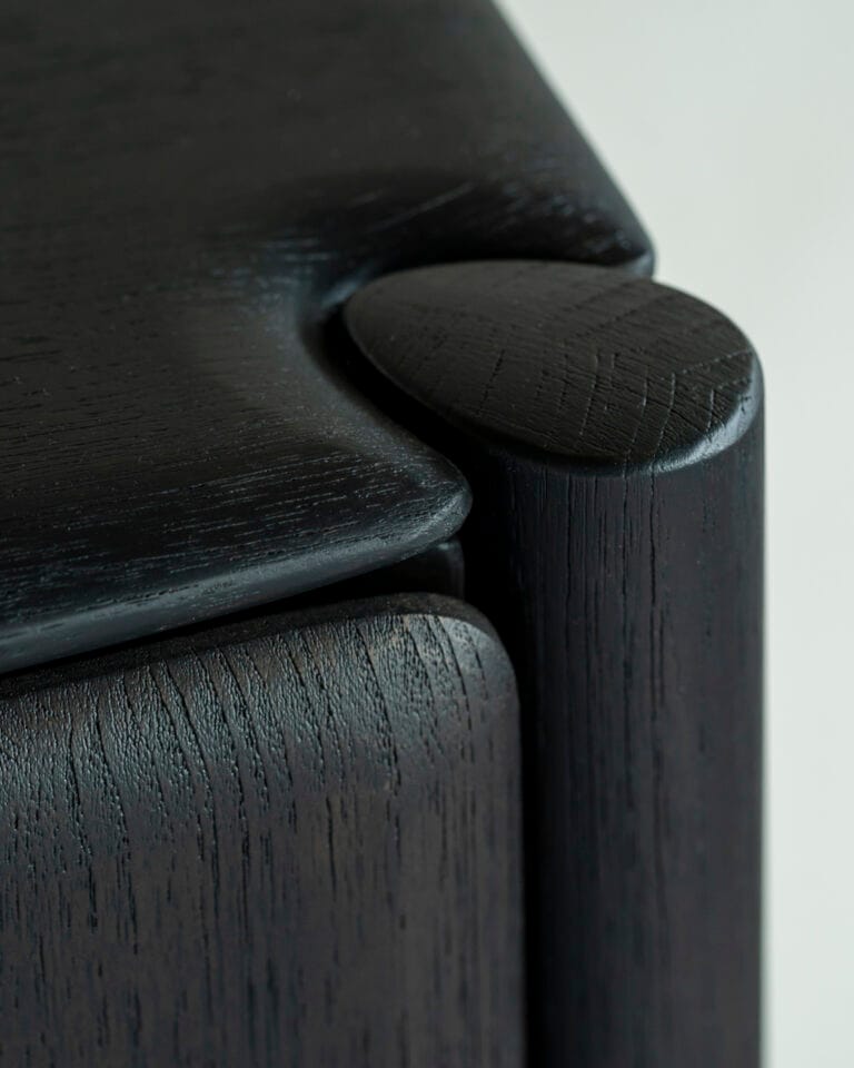 11573 Svetainės komoda PI 230x45x83h cm juoda medinė (18)