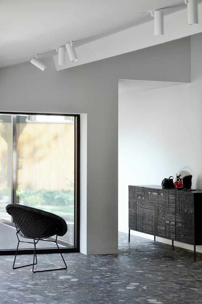 12189 Svetainės komoda Tabwa 200x45x85h cm (5)