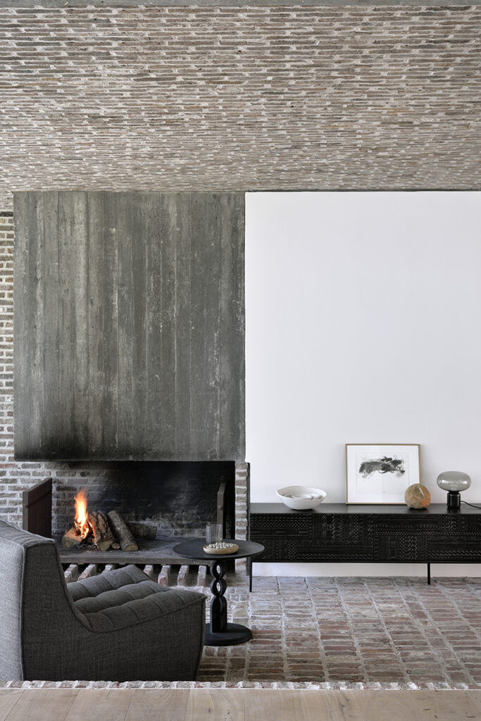 12195 Tv spintelė Tabwa 240x45x51h cm juoda prabangi (4)