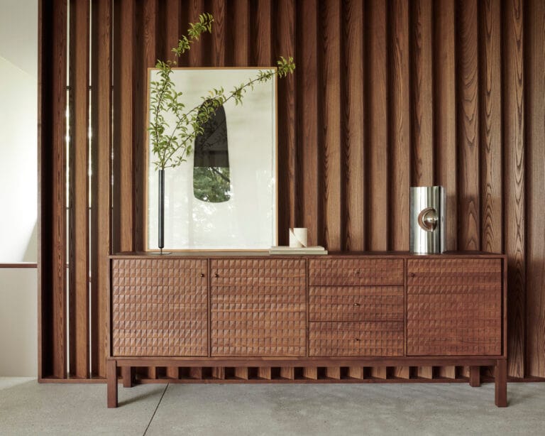 15347 Svetainės komoda Sono 228x48x87h cm tamsaus medžio prabangi tekstūra (18)