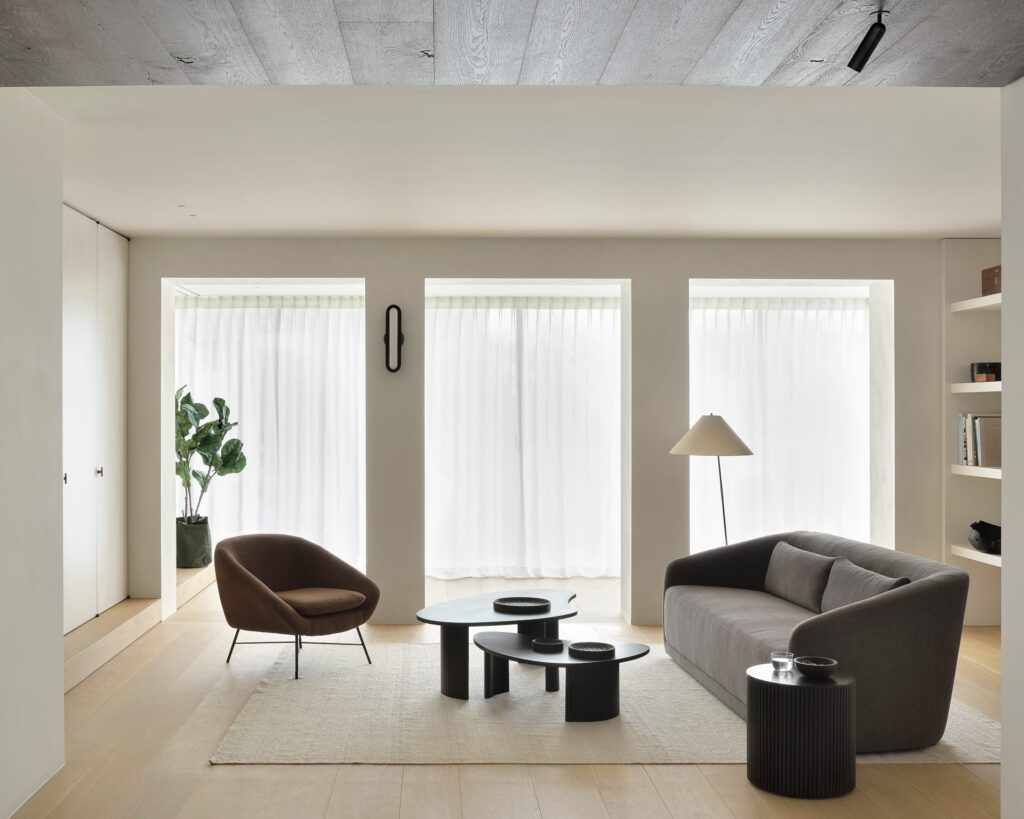 20133 Fotelis Barrow 81x79x71h cm rudas modernus (30)