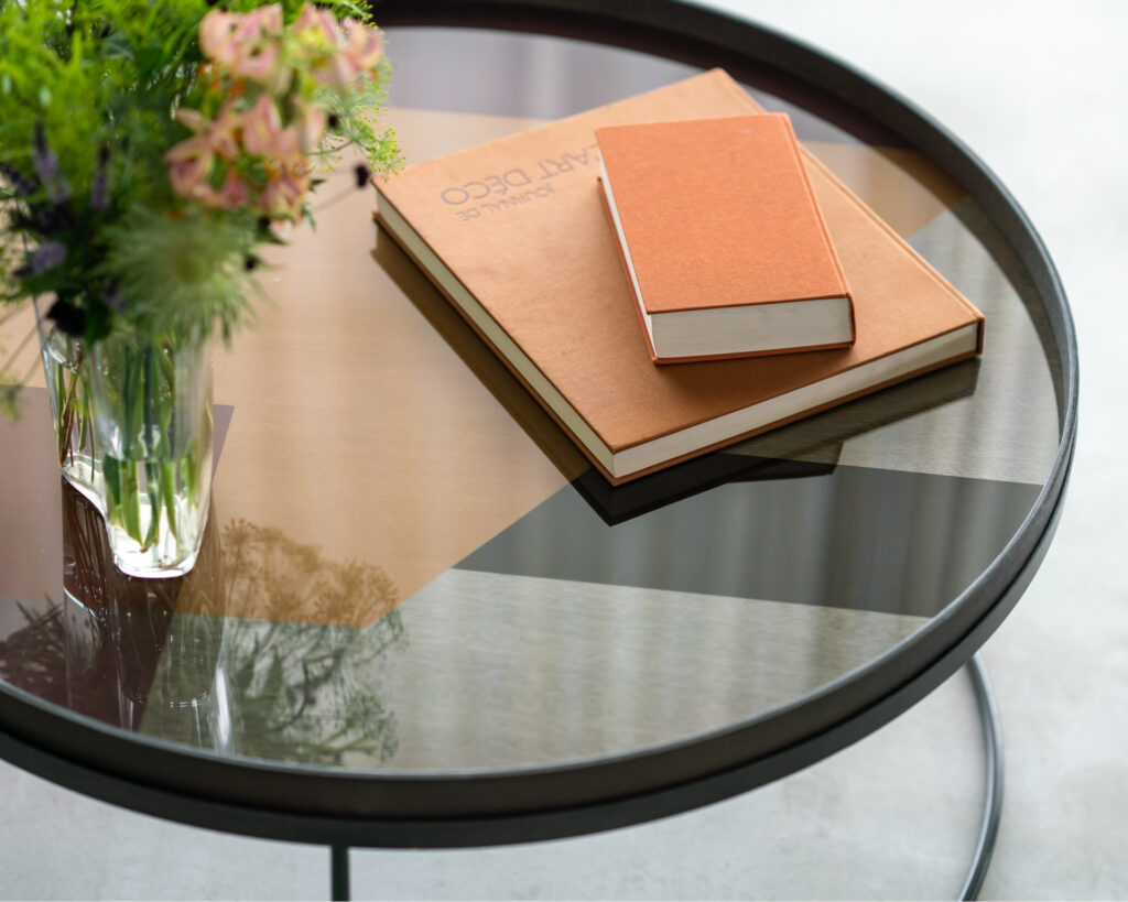 20328 Kavos ir žurnalinis staliukas Tray 93x93x38h cm apvalus (25)