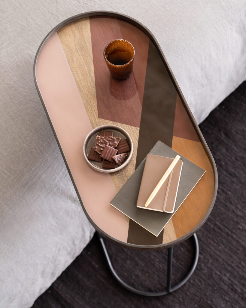 20790 Šoninis staliukas Tray 69x33x65h cm (10)