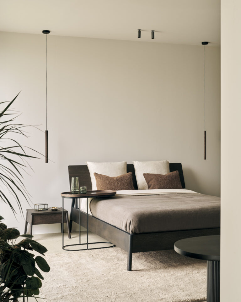 20790 Šoninis staliukas Tray 69x33x65h cm (20)