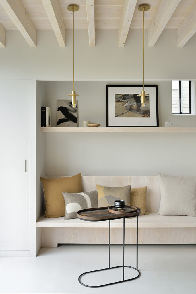 20790 Šoninis staliukas Tray 69x33x65h cm (5)