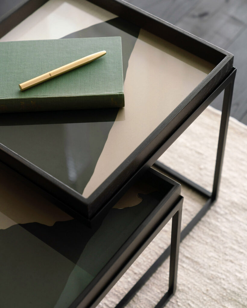 20791 Kavos ir žurnalinis staliukas Tray 39x52x38h cm ir 52x52x31h cm komplektas (13)