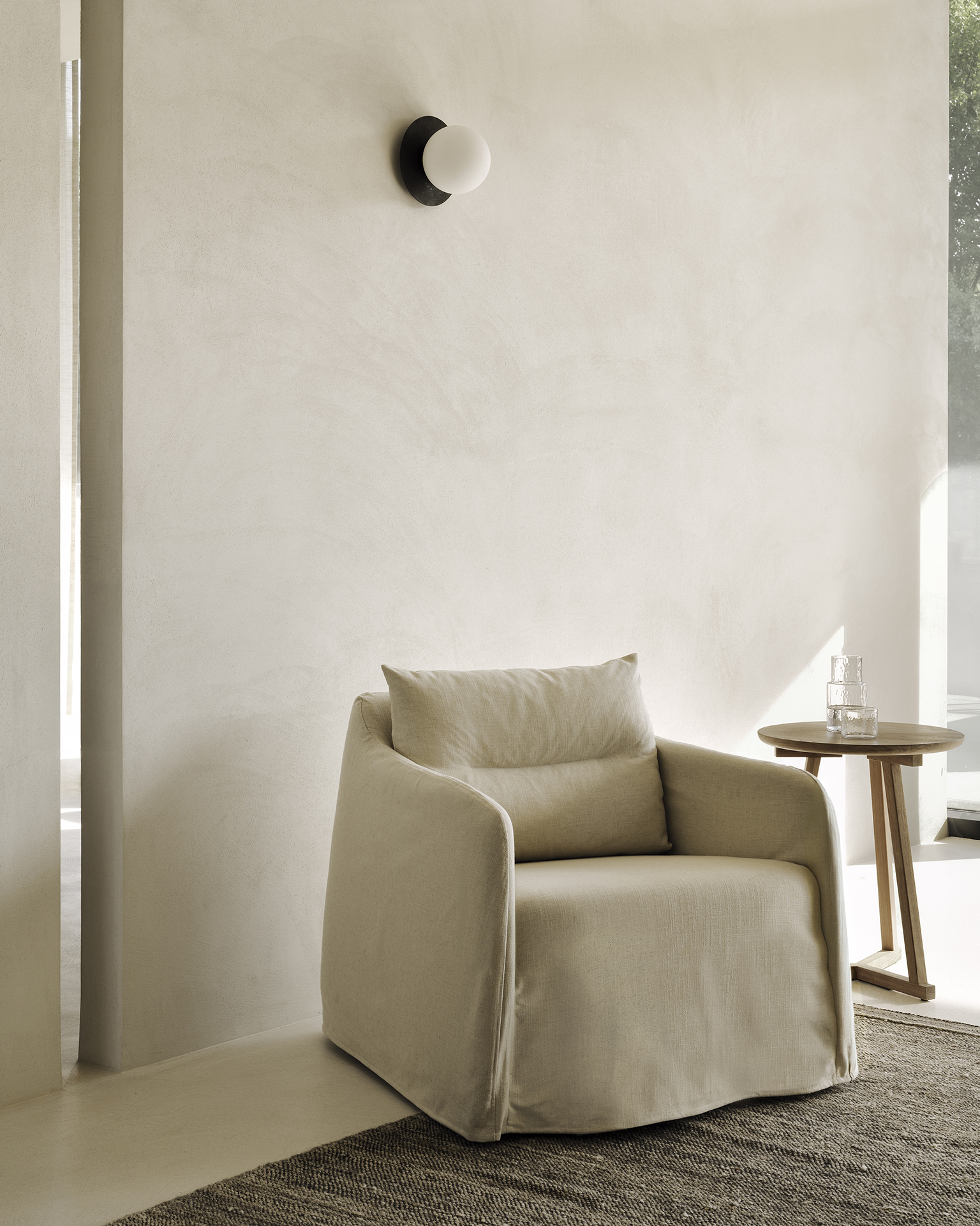 21410 Fotelis Weave 80x87x75h cm šviesaus audinio minkštas (1)